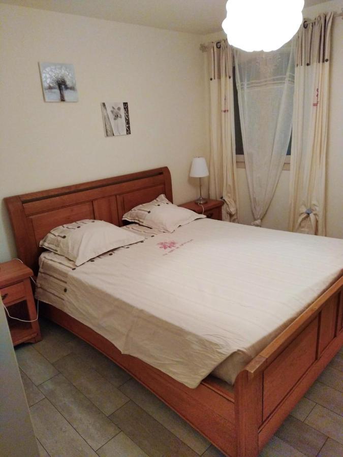Maison Accueillante A Nant Avec Piscine Partagee 외부 사진
